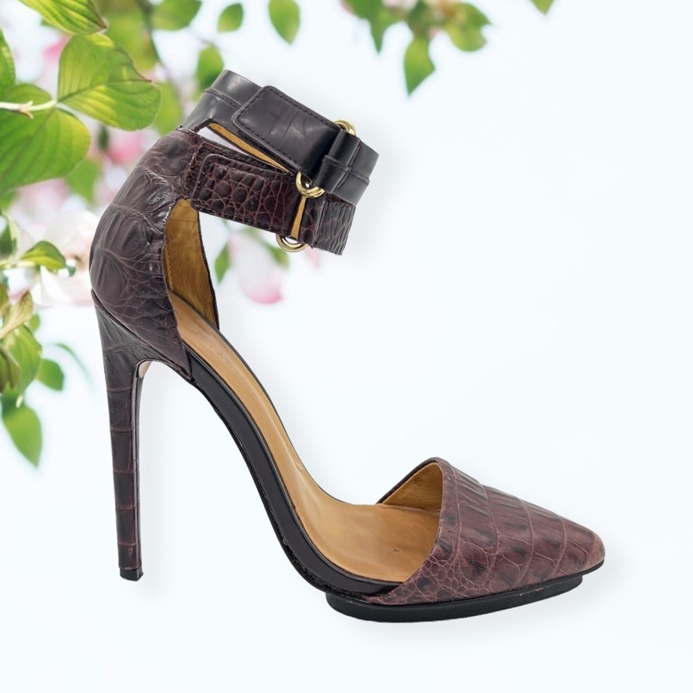 L.a.m.b Oxley Heels